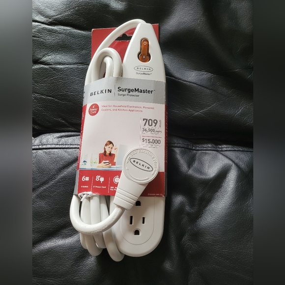 NEW Belkin Surgemaster 6 Outlet Connectors 8 ft long cord 360° Rotating Plug - Picture 2 of 3